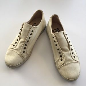 UES Barrow y2k white stud grommet sneaker canvas 6